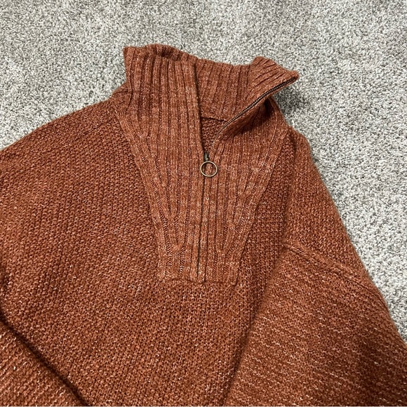 Universal Threads Rust Sweater - Picture 2 of 3